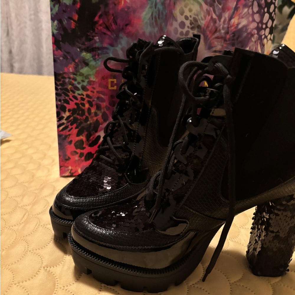 Beautiful Brand New Cape Robbin Boots! So Stylish!
Black Sequins
Smoke Free - Picture 5 of 7